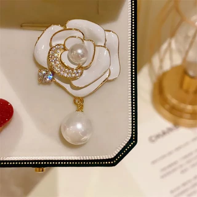 【巴黎精品】現貨+預購 鋯石胸針玫瑰別針(珍珠小香風山茶花生日情人節禮物女飾品3色a1ah40)