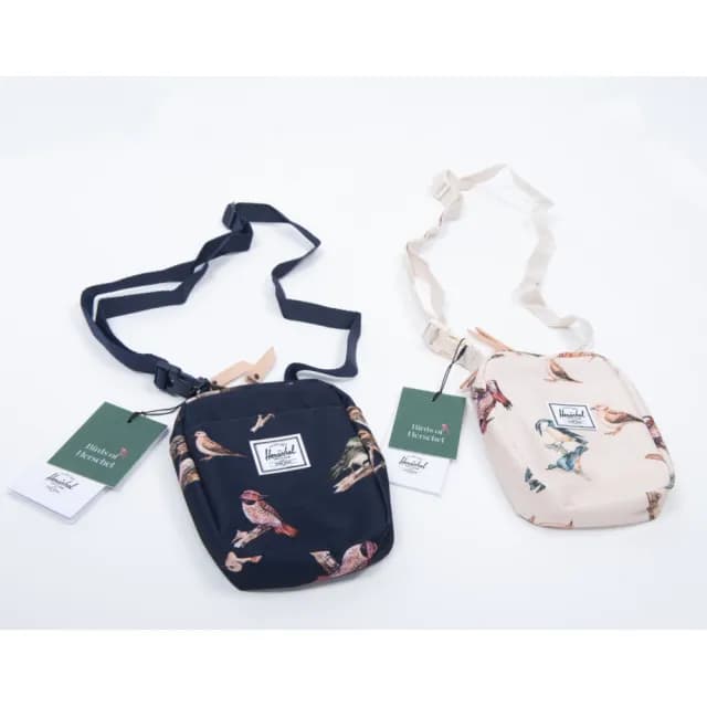 【Herschel】父親節禮物 Cruz Birds 鳥類圖騰 十週年紀念款 帆布 小型 側包 胸包 斜包 小包 腰包 隨身包(交