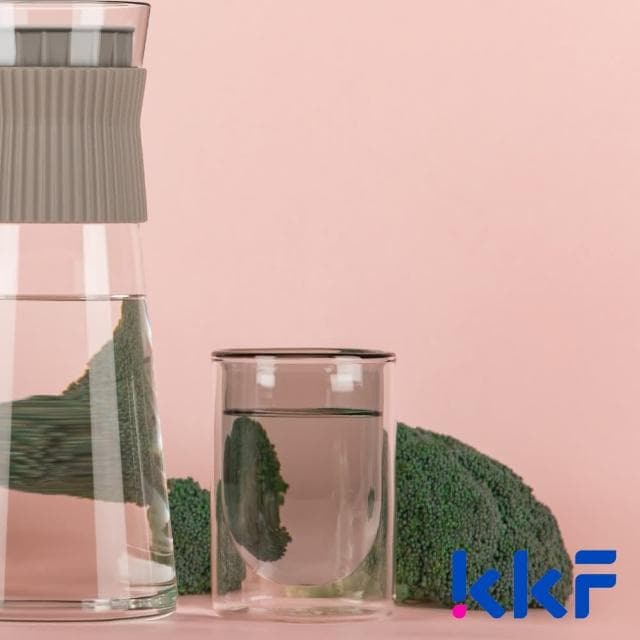 【KKF 吻吻魚】懸浮雙層玻璃水杯 230ml - 四色(耐熱玻璃、優美弧線、晶瑩色澤、送禮推薦)