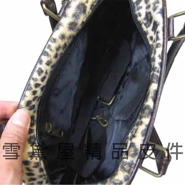 【SNOW.bagshop】情人節禮物 七夕 手提包小型時尚豹紋防水包 絨布+皮革辣妹外出休閒上學逛街可手提肩背斜側