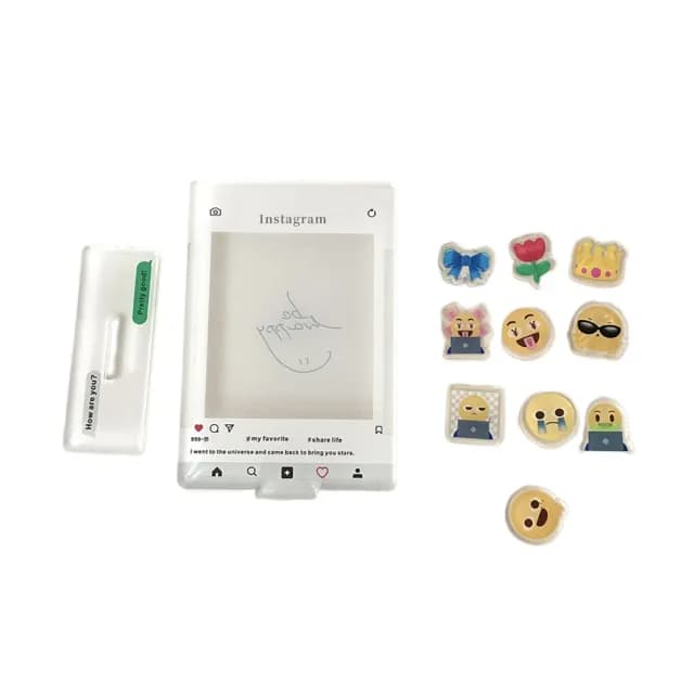 【ins立牌】壓克力拍立得桌立相框-送十個表情貼(追星小卡 照片框 情侶 可愛擺件 DIY 搖搖樂 生日禮物 療育)