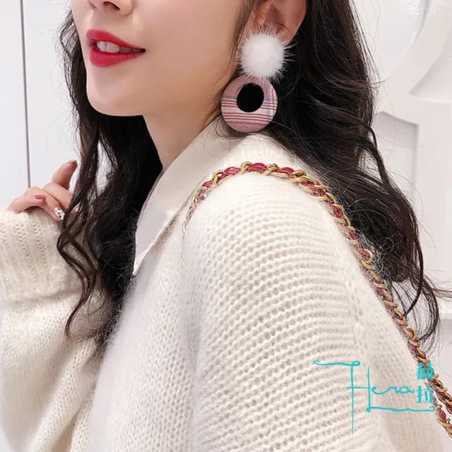【HERA 赫拉】ll現貨ll明星同款貂毛球格子復古耳飾-2款(飾品)