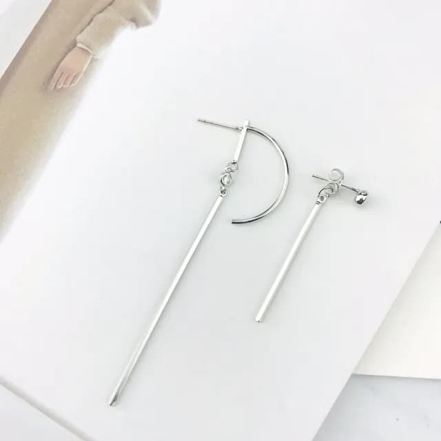 【Emi 艾迷】宋慧喬男朋友同款時尚幾何點鑽不對稱925銀針耳環