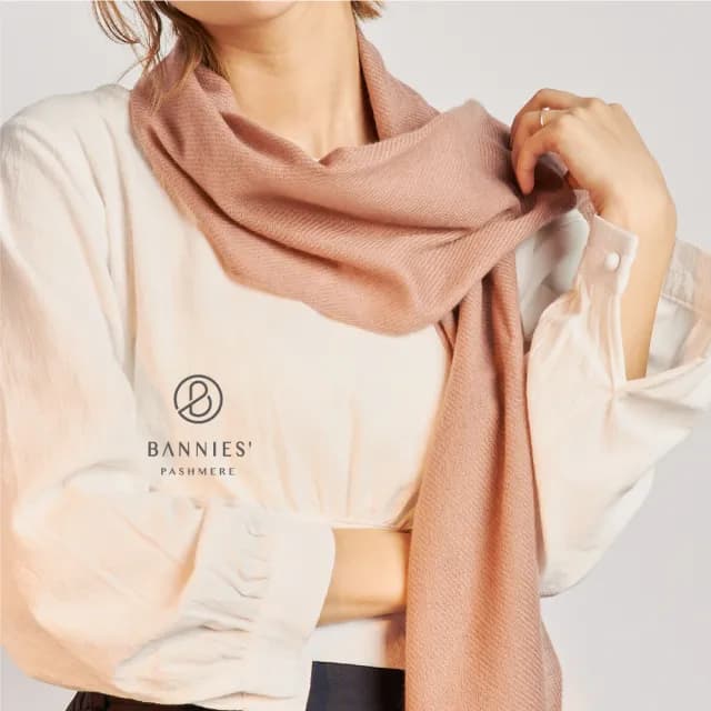 【BANNIES 喀什米爾圍巾】窄版素面｜藕粉(男女皆適用 親膚 不刺癢)