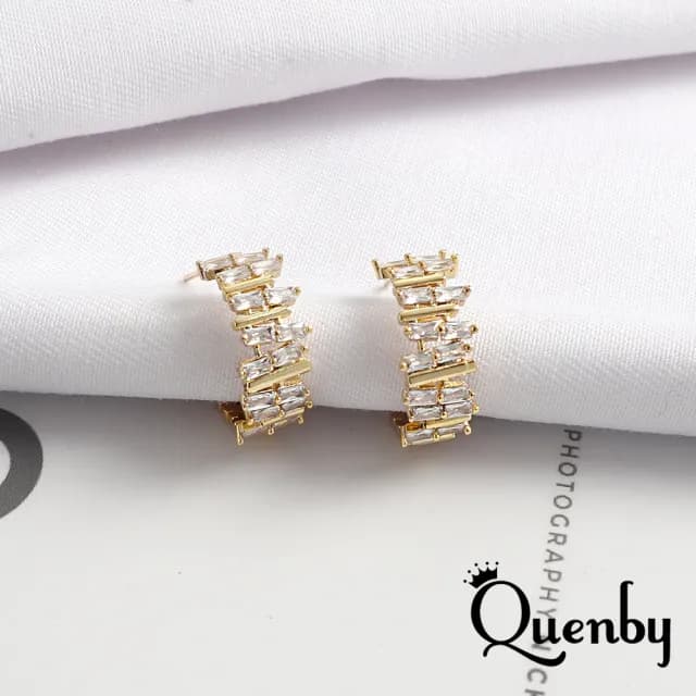 【Quenby】925純銀 質感鑲鑽交錯C形耳環(耳針/飾品/配件) - momo購物網 - 好評推薦 -