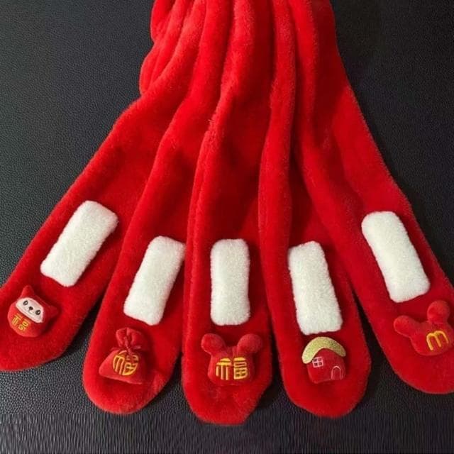 【橘魔法】兒童喜氣立體裝飾珊瑚絨毛絨保暖圍脖(大紅 圍巾 過年 新年 寒流 小童 女童 男童 保暖 交換禮物)