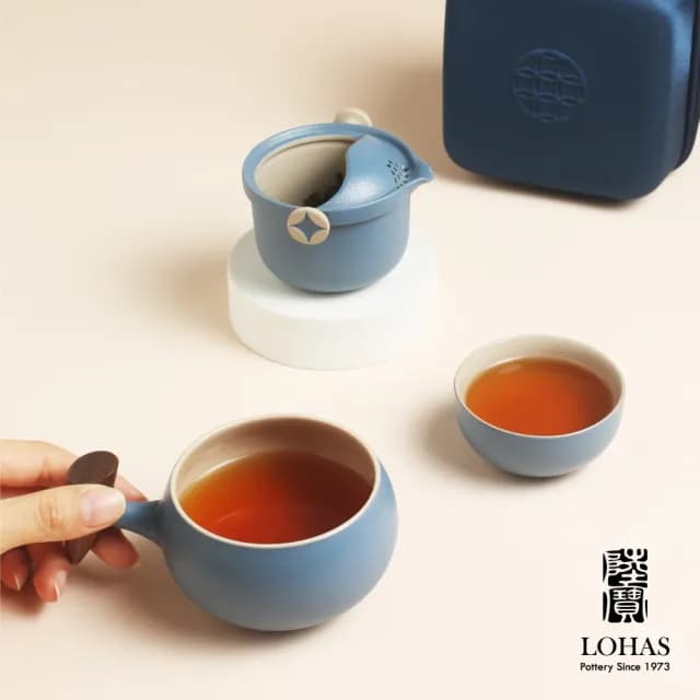 【LohasPottery 陸寶】牛轉錢坤旅行組(兩色可選 一壺兩杯 旅行茶具 創新設計)