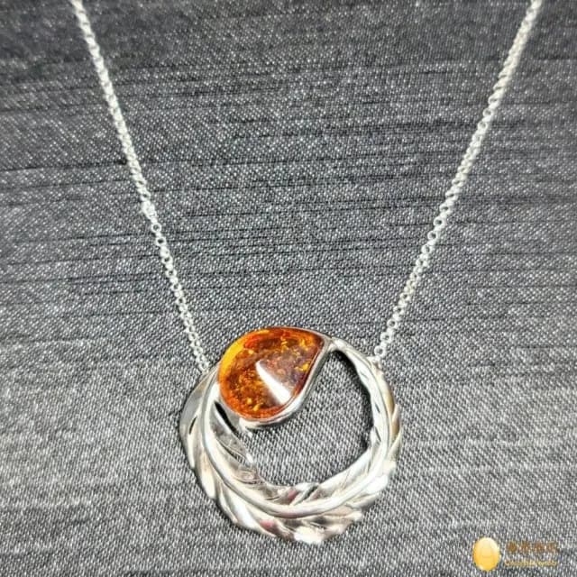 【優雅琥珀】母親節禮物  休閒優雅之 干邑珀銀項鍊(獨特的優雅設計 925純銀精雕)