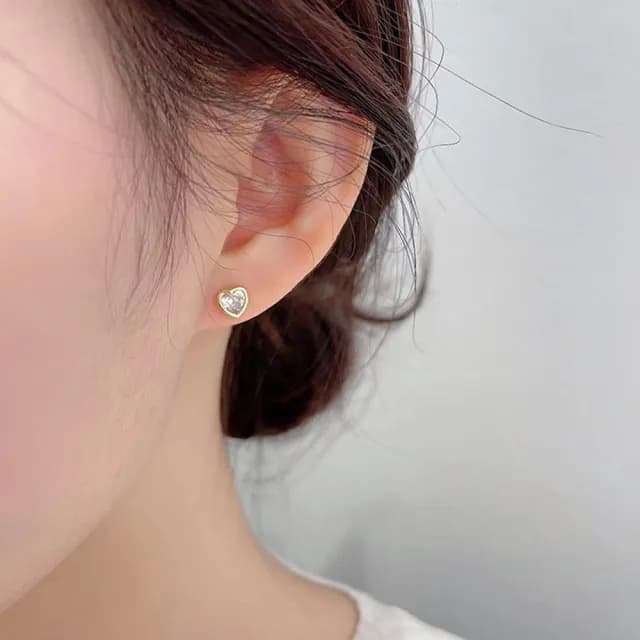 【Emi 艾迷】歡迎來到王之國 潤娥同款 迷你愛心鋯石925銀針耳環(韓劇 潤娥同款)