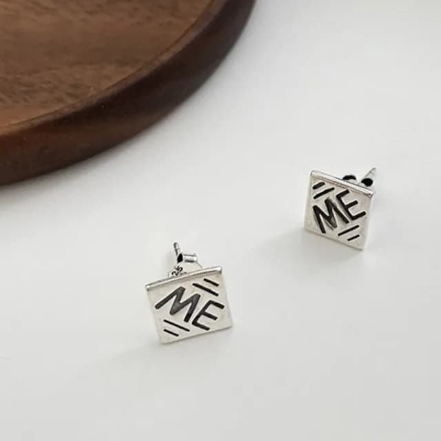 【MoonDy】情人節禮物 七夕 包包 純銀耳環 字母耳環  抗過敏耳環 個性耳環 正韓耳環 方形耳環 耳釘 簡約耳