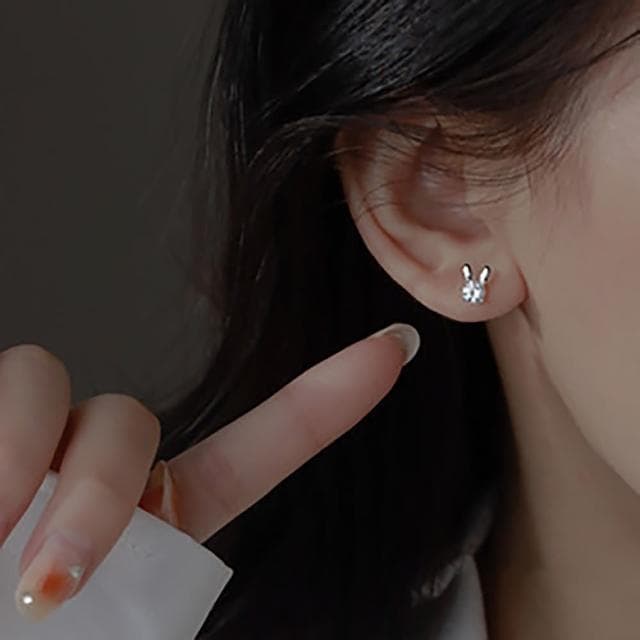 【Umi】可愛小兔子耳朵造型鋯石耳環(日韓時尚潮流女飾品 銀色耳飾 耳針 耳墜 耳釘 生日 情人節 禮物)