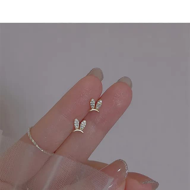 【Umi】可愛小兔子耳朵造型耳環(日韓時尚潮流女飾品 銀色耳飾 耳針 耳墜 耳釘 生日 情人節 禮物)