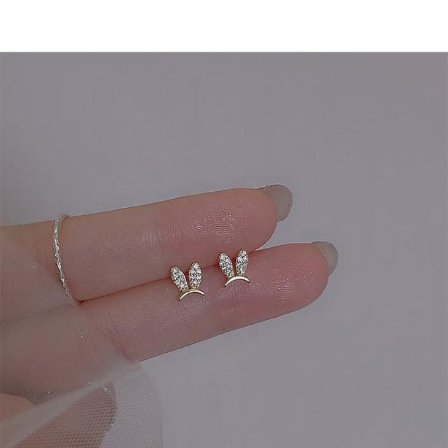 【Umi】可愛小兔子耳朵造型耳環(日韓時尚潮流女飾品 銀色耳飾 耳針 耳墜 耳釘 生日 情人節 禮物)