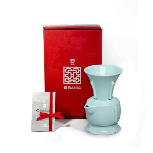 【TALES 神話言】故宮國寶雅翫-丁香尊壺 青瓷(文創 禮品 禮物 收藏 茶具)