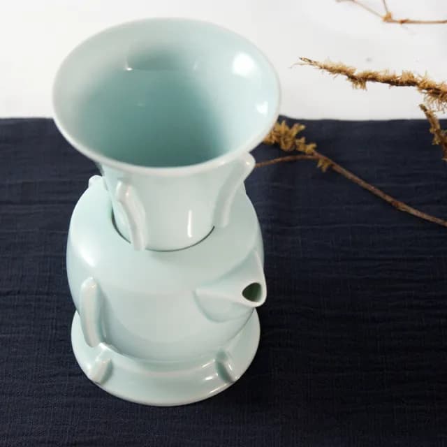 【TALES 神話言】故宮國寶雅翫-丁香尊壺 青瓷(文創 禮品 禮物 收藏 茶具)