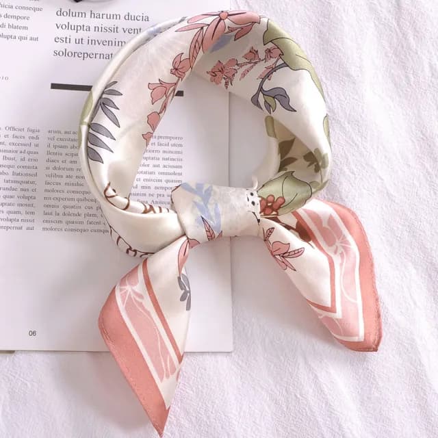 【Jun Jun】蠶絲小方巾 絲巾 領巾 53x53cm(清新粉花卉)