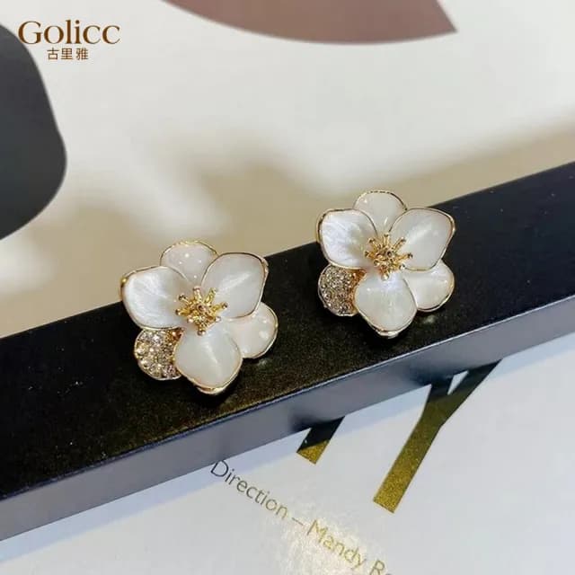 【Golicc】耳環 小香風 花瓣 鋯石(七夕 情人節 生日 飾品 耳釘 耳飾 耳墜 禮物)