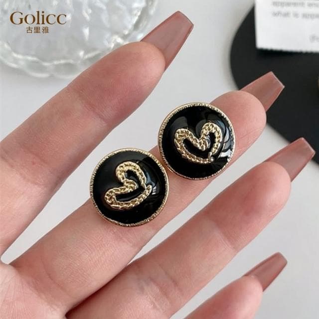 【Golicc】法式 輕奢 復古 愛心 耳釘(母親節 生日 情人節 飾品 耳釘 耳飾 耳墜 禮物)
