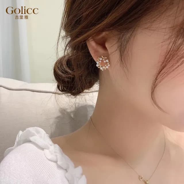 【Golicc】耳環 簍空 花朵 珍珠(七夕 情人節 生日 飾品 耳釘 耳飾 耳墜 禮物)