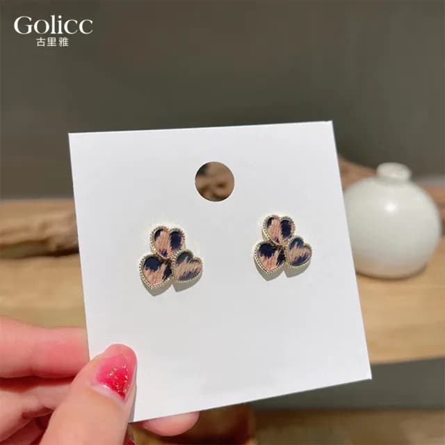 【Golicc】耳環 韓國 復古 豹紋 小愛心(七夕 情人節 生日 飾品 耳釘 耳飾 耳墜 禮物)