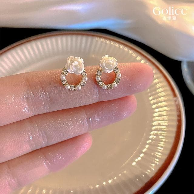【Golicc】耳環 韓國 小巧 花朵 珍珠(母親節 生日 情人節 飾品 耳釘 耳飾 耳墜 禮物)