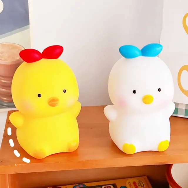 【成雙成對】可愛小葉子鴨鴨小夜燈-2入組(床頭燈 氣氛燈 氛圍燈 擺飾 小物 伴睡燈 柔光燈 彌月禮 周歲)