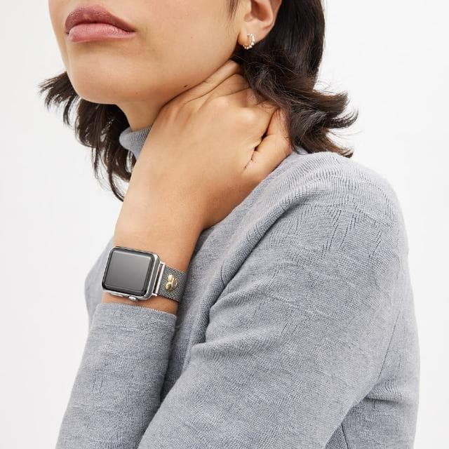 【COACH】Apple Watch 錶帶 38/40/41mm 適用 米蘭鍊帶 C字愛心錶帶-銀色 母親節 送禮 禮物(不含手錶)