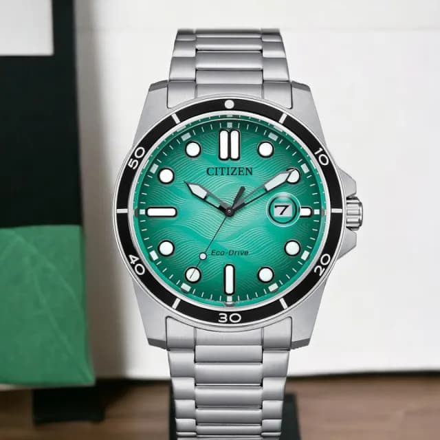 【CITIZEN 星辰】Eco-Drive光動能 大三針手錶 男錶 綠色 禮物 推薦(AW1816-89L)