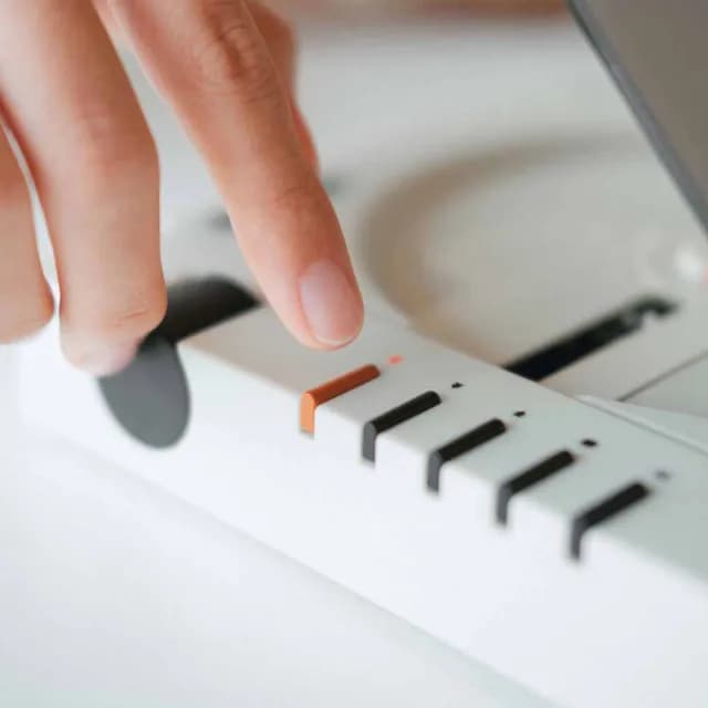 【賽塔林 Syitren 台灣總代理】高音質/便攜式/可連結藍芽耳機喇叭/CD播放器/CD機(四色可選/保固一年/R300)