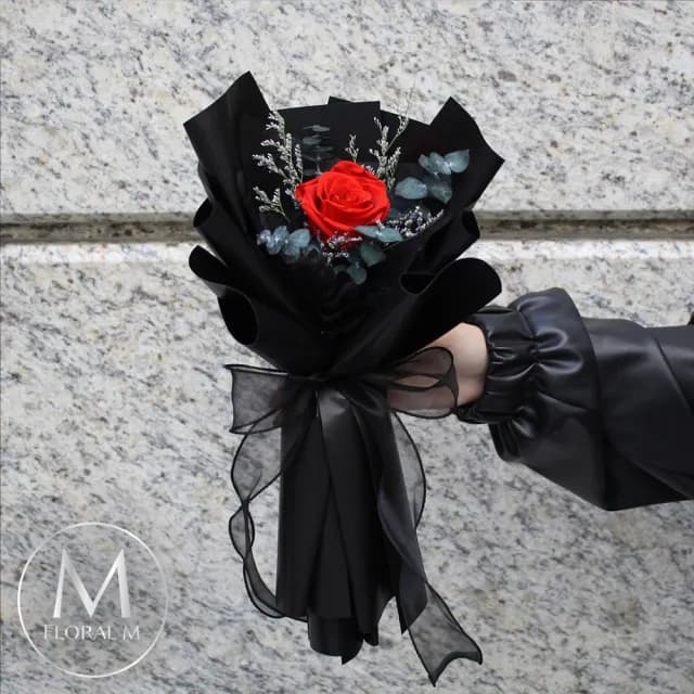 【Floral M】La Rose黑色浪漫永生玫瑰花束(乾燥花/情人節花束/告白禮物/玫瑰花束/求婚/永生花/花禮/玫瑰花)