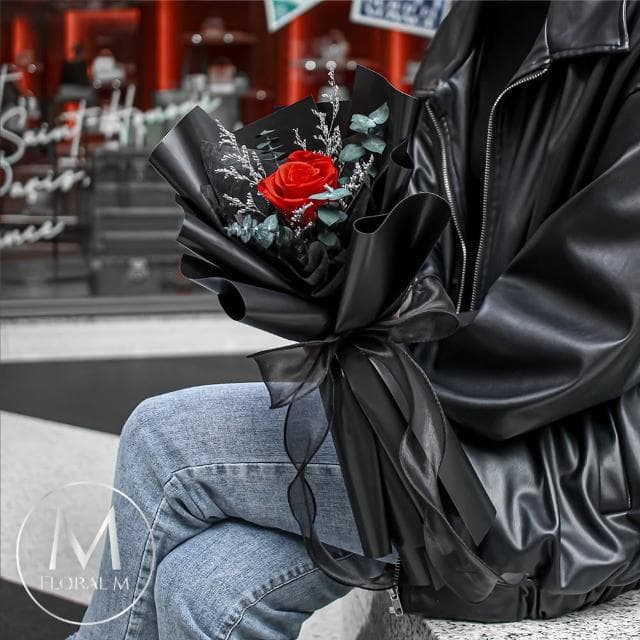 【Floral M】La Rose黑色浪漫永生玫瑰花束(乾燥花/情人節花束/告白禮物/玫瑰花束/求婚/永生花/花禮/玫瑰花)