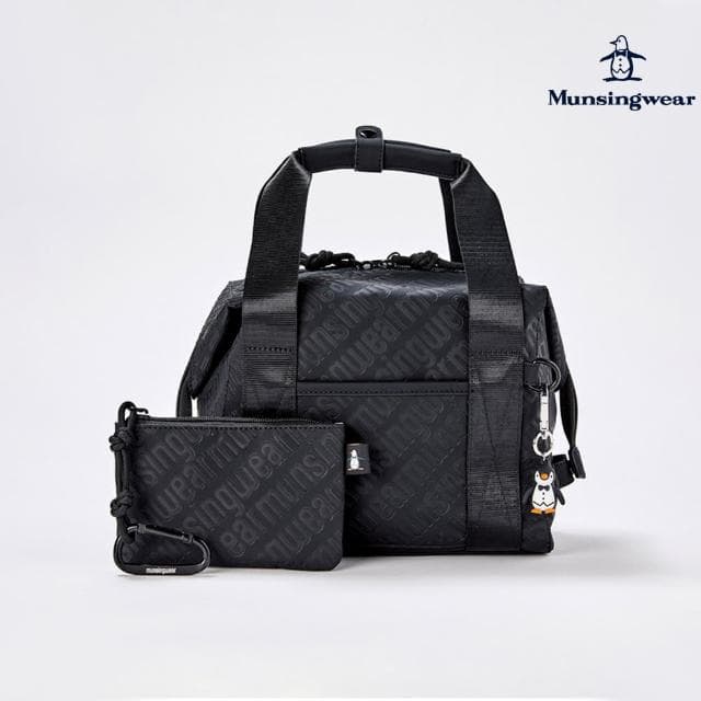 【Munsingwear】官方直營 企鵝牌 黑色光澤感2WAY隨身手提包附企鵝吊飾、小收納袋 MLTE0A50
