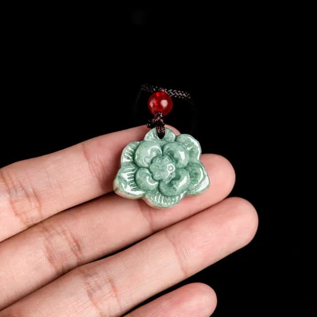 【Paiya 派亞】天然a貨翡翠豆綠荷花蓮花吊墜豆種玉石挂件花件男女玉墜玉器(交換禮物/送禮)