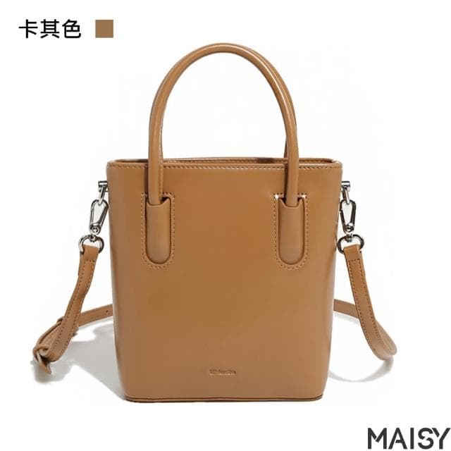 【MAISY】高級紋理質感百搭單色手機小方包(現+預  黑色／卡其色／咖啡色／棕色)