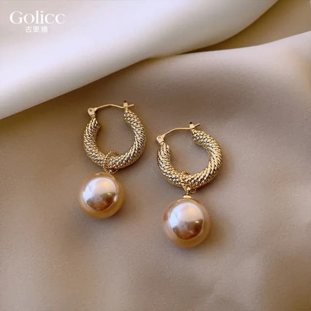 【Golicc】耳環 輕奢優雅氣質 珍珠耳環(七夕 情人節 生日 飾品 耳釘 耳飾 耳墜 禮物)