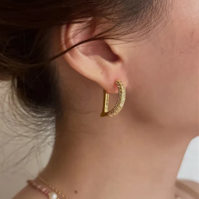 【LEEHER】女生/字母耳環/k金耳環/金色耳環/鋯石耳環/生日禮物/大耳環/環狀耳環/易扣式耳環/復