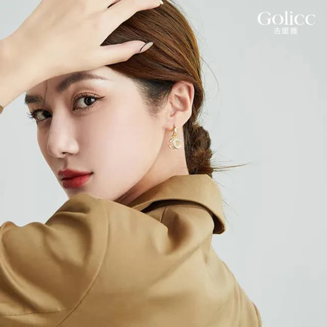 【Golicc】耳環 動人雙C 精緻鋯石(雙11 聖誕節 生日 飾品 耳釘 耳飾 耳墜 禮物)