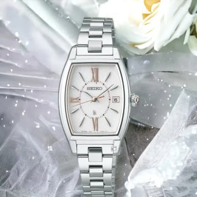 【SEIKO 精工】Lukia 酒桶型 太陽能 手錶 電波錶 女錶 指針錶 手錶 禮物 畢業(1B32-0BJ0S.SSVW229J_SK043)