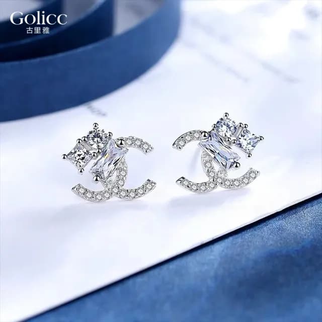 【Golicc】耳環 小香風 時尚優雅滿鑽(七夕 情人節 生日 飾品 耳釘 耳飾 耳墜 禮物)