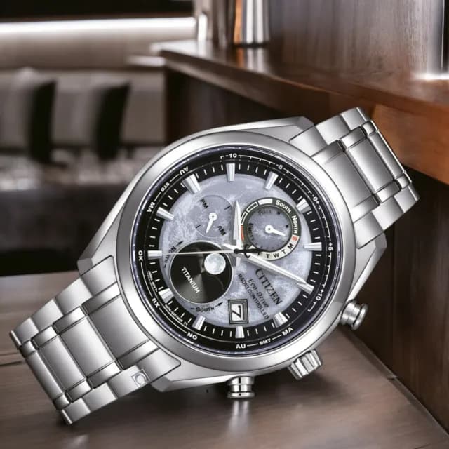 【CITIZEN 星辰】月相錶 光動能錶 電波錶 計時鈦金屬手錶 男錶 禮物 推薦(43mm BY1010-81H)