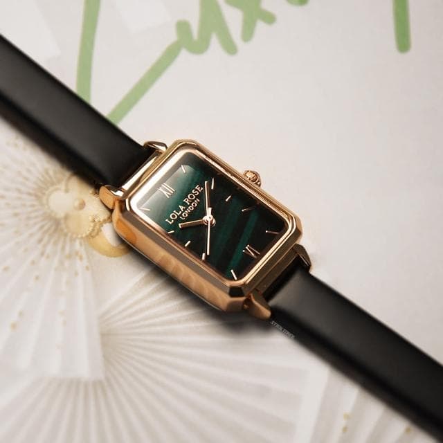 【LOLA ROSE】玫瑰金 祖母綠面 皮革錶帶 方形手錶 女錶 21mm【贈玫瑰金米蘭帶】(LR2136)