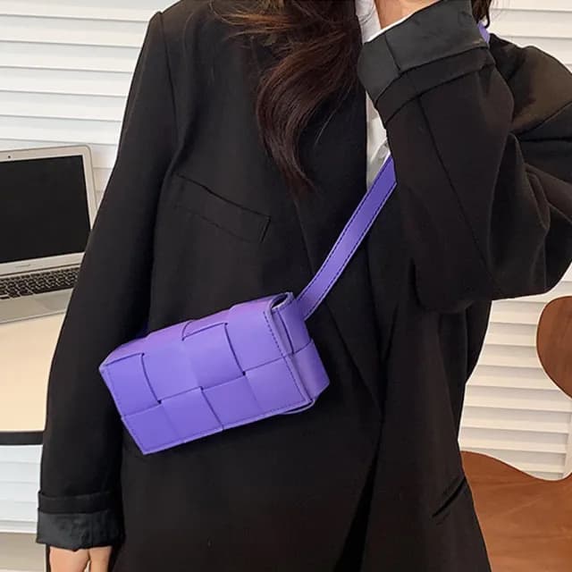【MoonDy】情人節禮物 包包 腰包 小方包 女生包包 2022新款女包 女斜背包 女側背包 女單肩包 編織包 皮革包