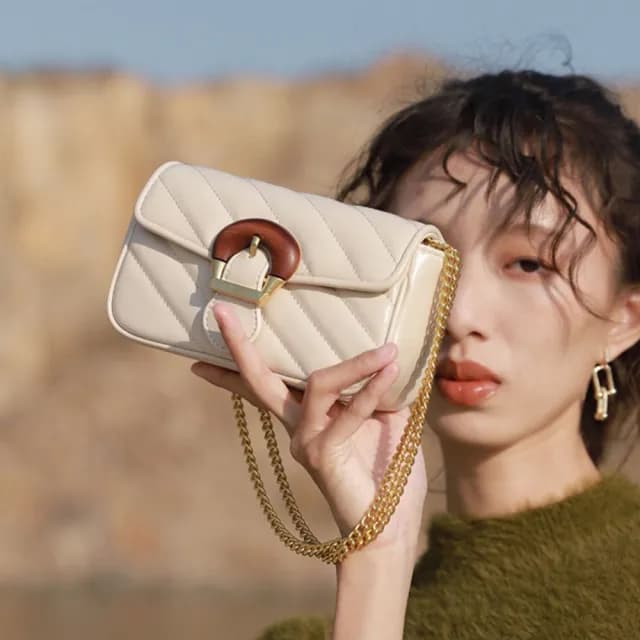【MoonDy】情人節禮物 包包 斜背包 鏈條包 真皮包包 法式包包 小眾包包 斜紋包包 小香風包包 歐美包包 白色