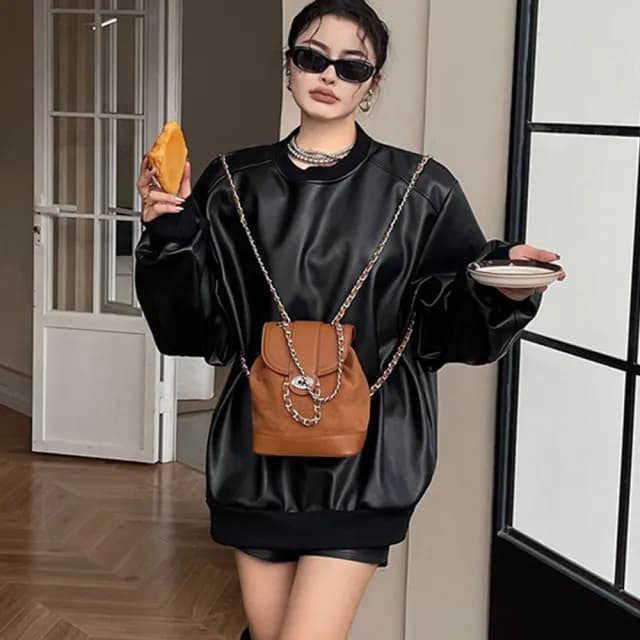 【LEESA】情人節禮物 小香風包包\磨砂皮包包\美拉德包包\復古後背包\包包\水桶後背包\小背包\水桶包\鏈條肩