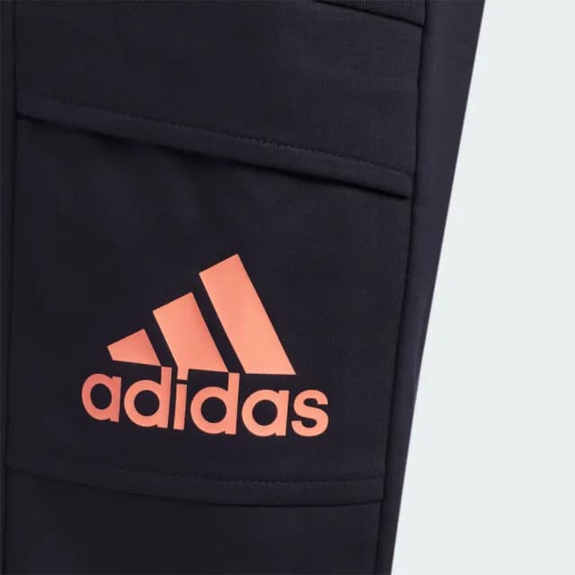 【adidas 愛迪達】運動長褲 童裝 IA8212