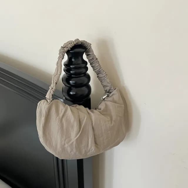 【巴黎精品】情人節禮物 現貨+預購 手提包尼龍肩背包(可愛休閒文藝褶皺雲朵女包包5色a1fp18)
