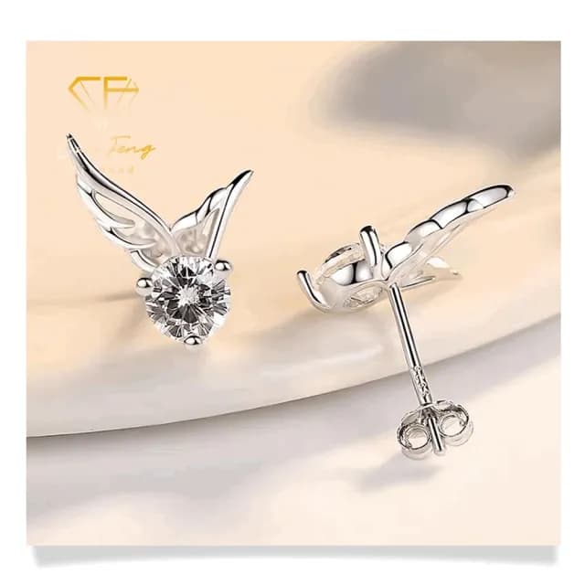 【CF鑽飾】耳環 莫桑鑽《天使之翼》(耳釘 雙11限定  耳針 耳飾 聖誕 交換禮物 求婚 生日)
