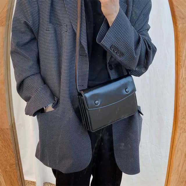 【LEEHER】中性包包/生日禮物/男生包包/斜背包/小背包/男生側背包/韓國包包/黑色包包/白色包包/