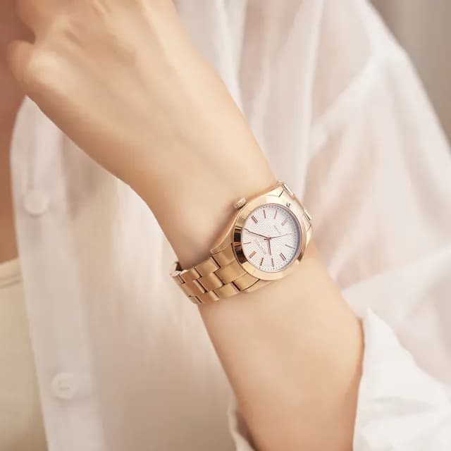 【Relax Time】RT-105S 立體格紋太陽能女錶 送禮推薦-玫瑰金/34mm 禮物 送禮 推薦(RT-105S-1L)