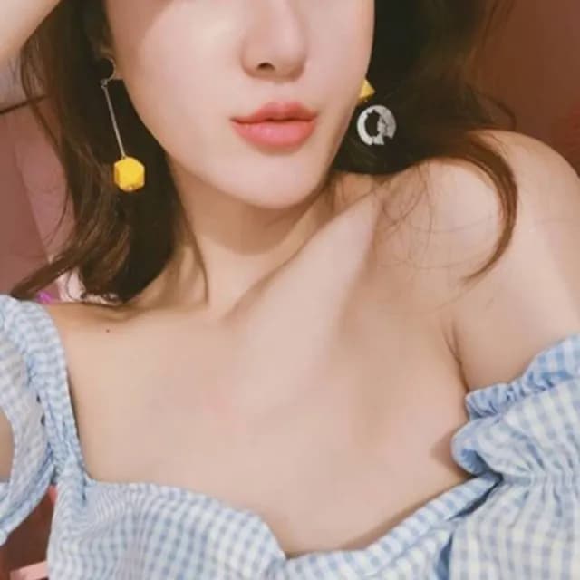 【BBHONEY】韓版耳飾 童趣女頭像不對稱對墜耳環(網美必備款)
